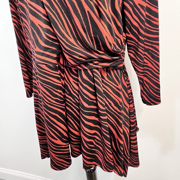 Chaus New York Tunic Top size Extra Large Dark Red Black Stripes Slinky Stretch - Picture 4 of 7